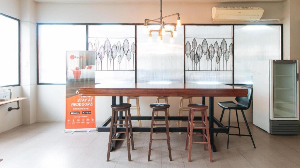 Reddoorz Plus Near Osmena Highway 2 Manila Exterior photo
