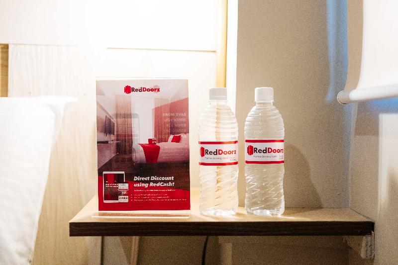 Reddoorz Plus Near Osmena Highway 2 Manila Exterior photo